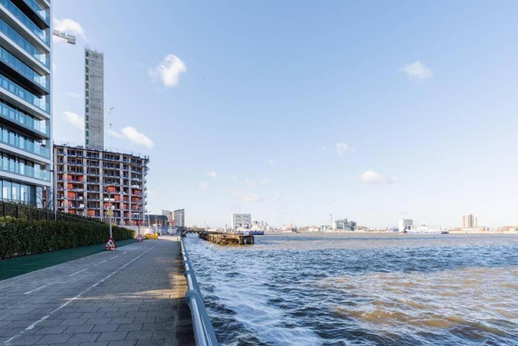 Luxury River Side Penthouse Londra Esterno foto